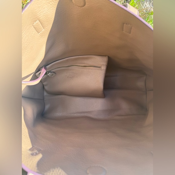 Bass reversible tote with detachable pouch wine/beige 18x14 NWT - Picture 3 of 7